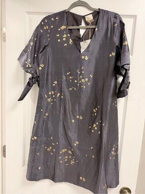 NWT Nicobar Women's Gray Floral Tie-Sleeve Dress - Gray with Gold Accents